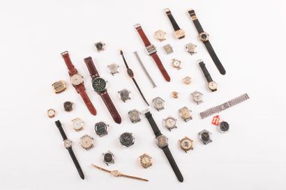Lot de 35 montres-bracelets