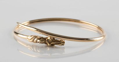 Bracelet en or jaune de forme ovale, souple,...