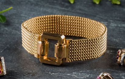 Bracelet en or jaune, maille milanaise ornée...