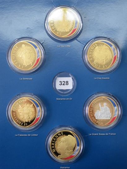 Médailles - Lot de 12 médailles dans 2 x...