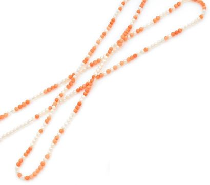 Long collier 

de perles de culture et de...