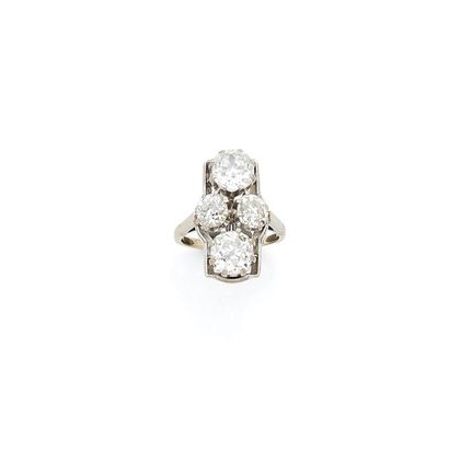 Bague 

en or gris 18K (750), ornée de 4...