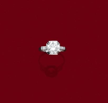 Bague 

en or gris 18K (750) et en platine,...