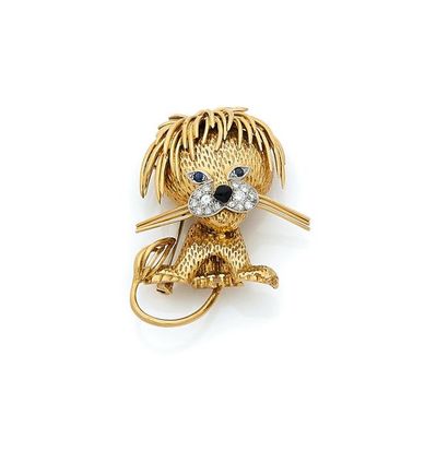 VAN CLEEF & ARPELS. 

Clip de revers en or...