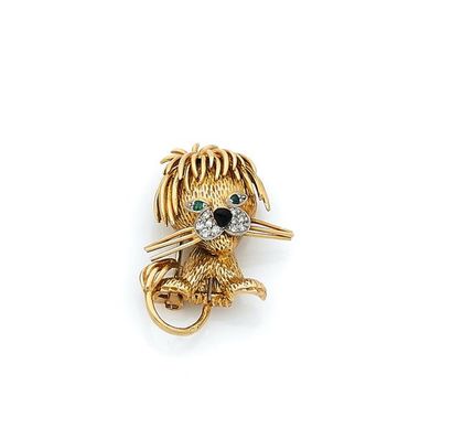 VAN CLEEF & ARPELS. 

Clip de revers en or...