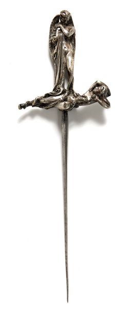 Dague

en bronze argenté représentant Satan...