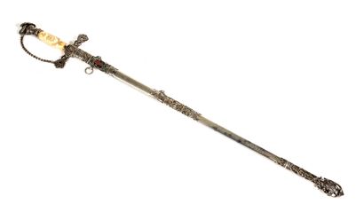 Epée de chevalier du Temple

en bronze argenté,...