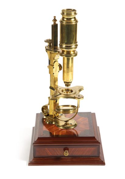 Microscope

of the Passemant type in brass...