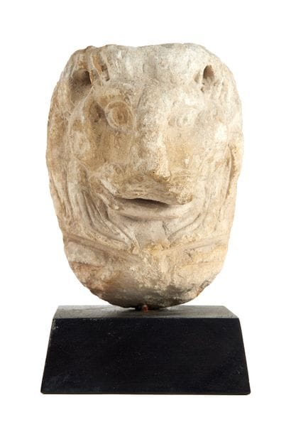 Tête de lion
Tète de lion

provenant d'un...