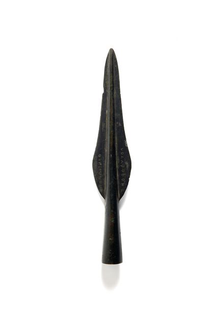 Rare pointe de lance

à douille à épaisse...