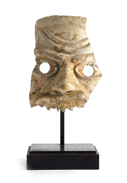 Fragment de masque

de théâtre comique.

Terre...