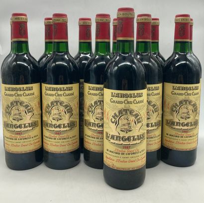 12 bouteilles	

Château Angélus 1987 Saint...