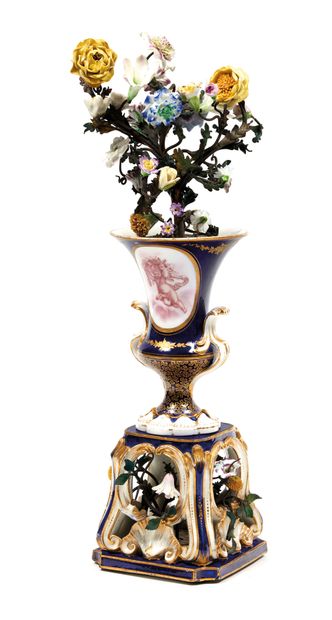 Vincennes

Vase Duplessis muni d'anses et...