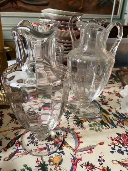Trois verseuses en cristal Baccarat