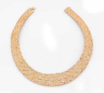 Collier ruban 

en or 18K (750), articulé...