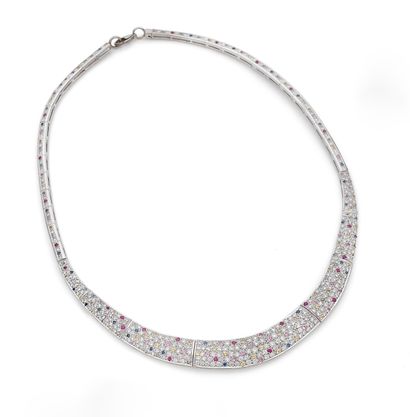 Collier 

articulé en chute en or gris 18K...