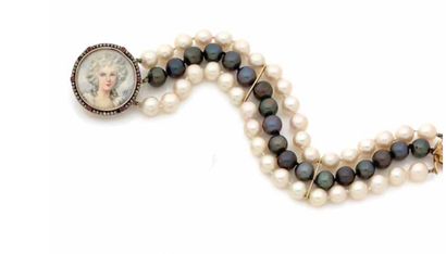 Bracelet de trois rangs de perles de culture...