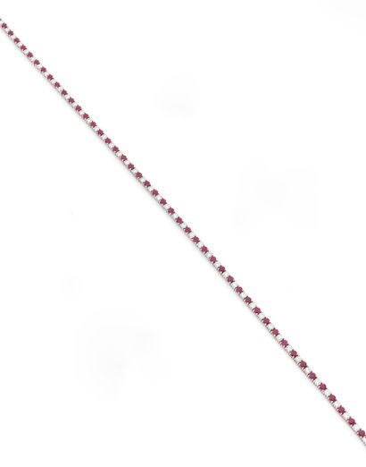 Collier rivière 

en or gris 18K (750), serti...