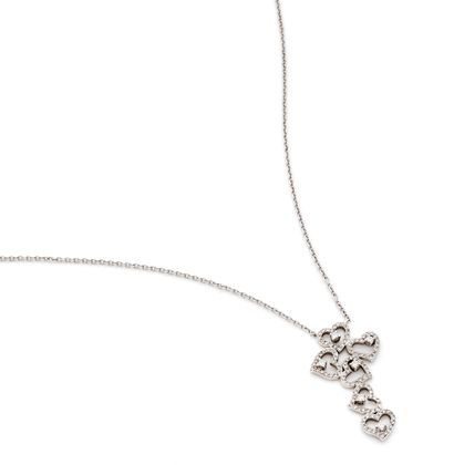 Collier 

en or gris 18K (750), centré d'un...