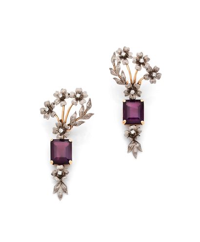 Paire de pendants d'oreilles 

en bouquets...