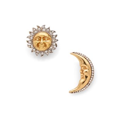 Paire de clips d'oreilles 

asymétriques...