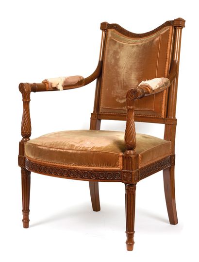 Armchair
with curved back in mahogany and...