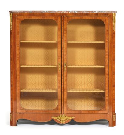 Showcase
Rectangular form in rosewood and...