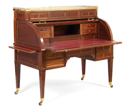 Cylinder desk
Rectangular shape, in mahogany...