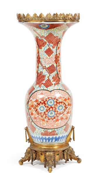 Vase 
in porcelain with polychrome decoration...