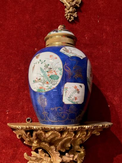 Pair of pots
in porcelain of China with blue...