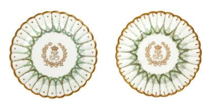 SEVRES
Deux patelles à glace en porcelaine...
