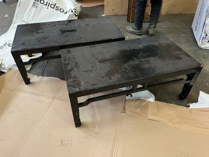 Pair of black lacquer tables 
China 20th...