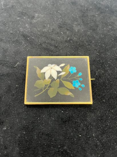 Broche plaque bouquet incrustation de pierres...