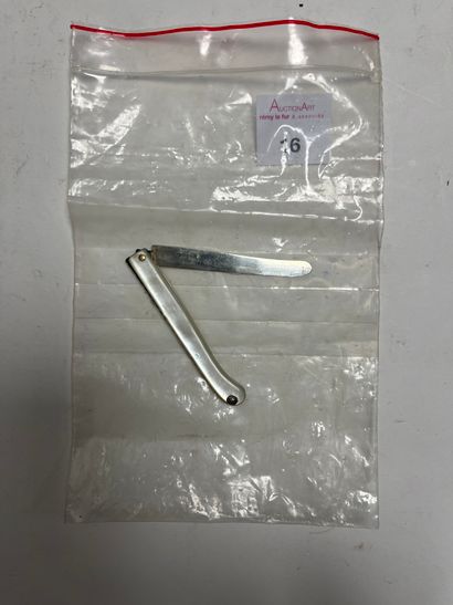 Fine English closing fruit knife. Silver...