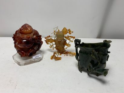 CHINA
Hard stone lot including a Buddha,...