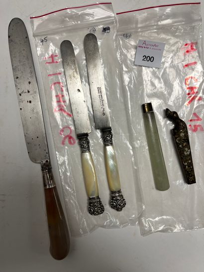 Set including 2 knives with mother-of-pearl...