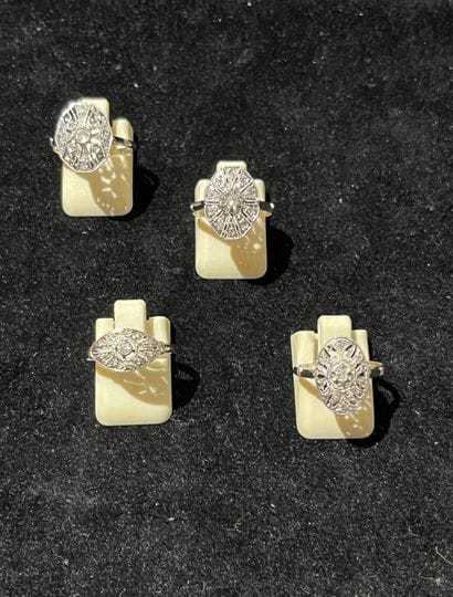 Set of four rings in 18k 750°° white gold,...