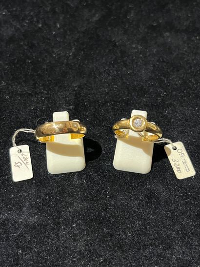 Ensemble de deux bagues en or jaune 18k 750°°,...