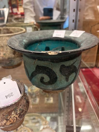 Wide rim pot
Open-necked siliceous ceramic...