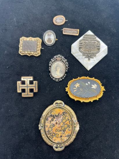 Broche plaque de nacre avec marcassite, broche...