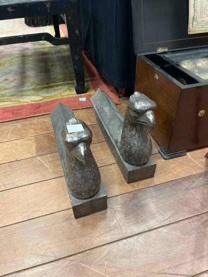 Two eagle-head andirons
Height: 27 cm