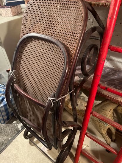 Bentwood chaise longue, seat and back caned...