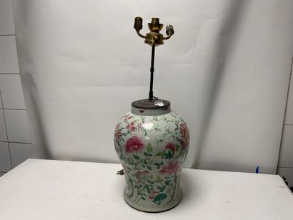Famille rose porcelain baluster-shaped lamp...
