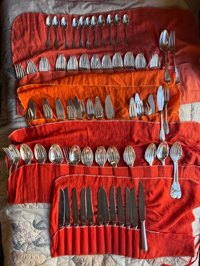 Christofle
Uniplat model silver-plated cutlery...