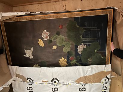 Two-leaf folding screen in paper marouflé...