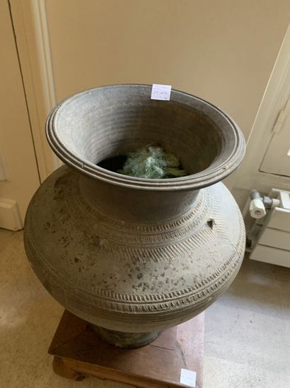Grand vase balustre en terre cuite
Chine...