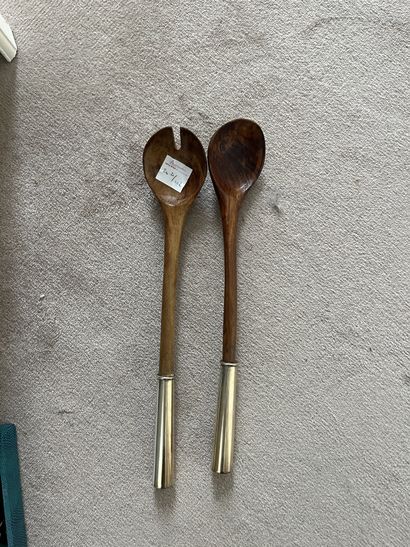 Fruitwood and silver-plated metal flatware
Length:...