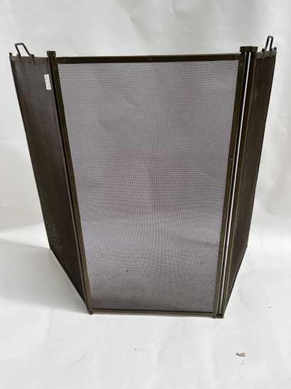 Three-part metal fire screen
Height: 60 ...