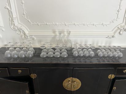 Set of crystal stemmed glasses with frosted...