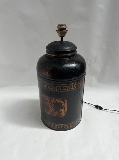 Large lacquered metal tea caddy decorated...